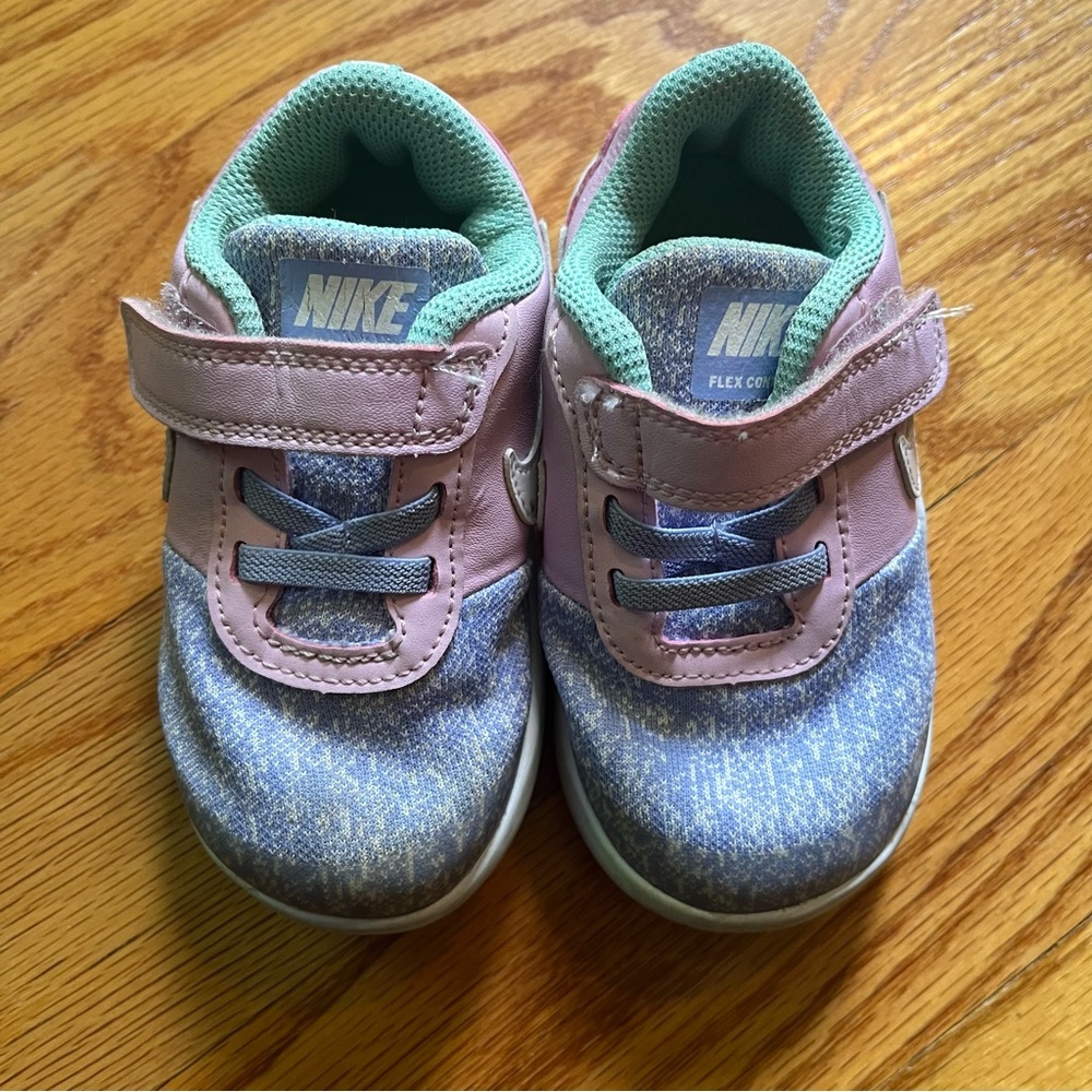 Nike flex comfort sneakers size 7